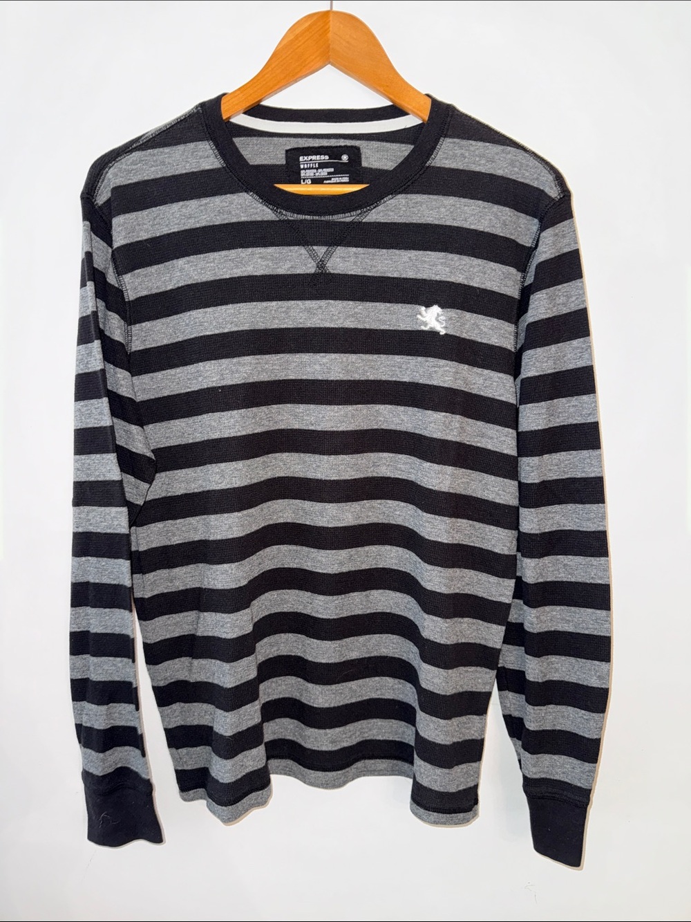 Express Waffle Knit Long Sleeve Shirt Mens Large Black Gray Striped Lion Logo‎